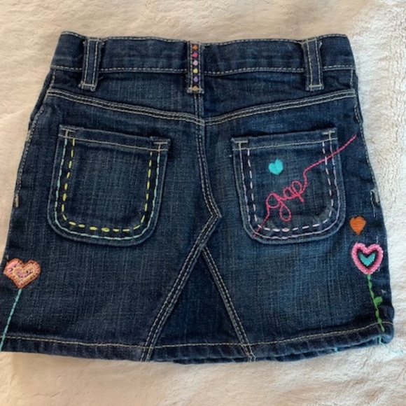 LIKE NEW GIRL'S GAP DENIM SKIRT Size 2T - Picture 5 of 7